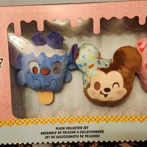 Disney Munchlings Plush Collector Set